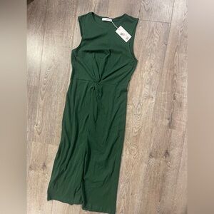 Elegant Green Sleeveless Dress